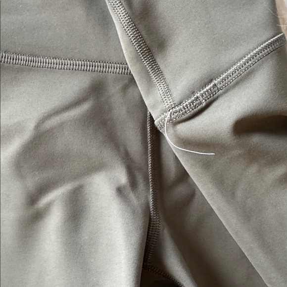 Lululemon wunder Train  High Rise 23” size 6 - Picture 6 of 8